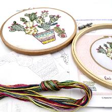 Qui s'y frotte s'y pique (sold without hoop)
