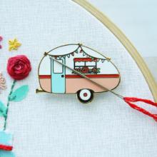 Needle minder “la caravane fleurie”