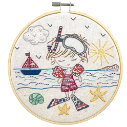 Sacha à la plage (sold without hoop)