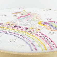 Simone la licorne (sold without hoop)
