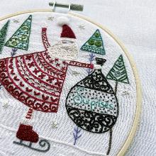 Surprises ! (sold without hoop)