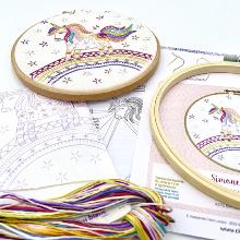 Simone la licorne (sold without hoop)