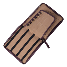 Pochette des brodeuses en cuir cerise foncé