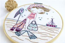 Quand Salomé va à la plage (sold without hoop)