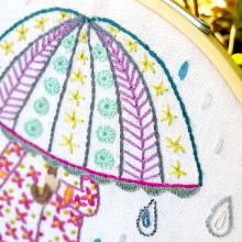 Emilie aime la pluie (sold without hoop)
